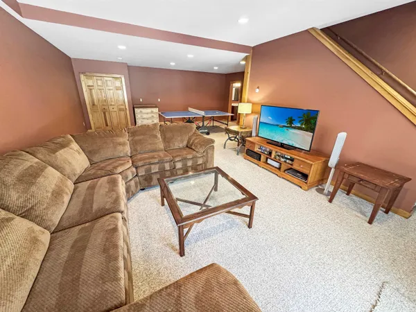 $799,000 | 42 Airport Road, West Dover, VT 05356