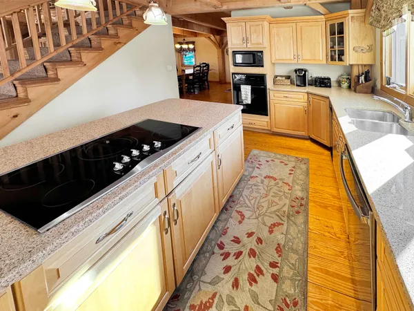 $799,000 | 42 Airport Road, West Dover, VT 05356