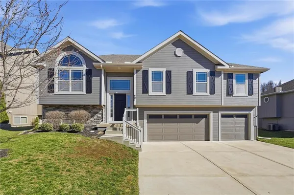 601 Crestridge Drive, Kearney, MO 64060