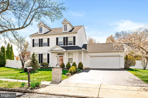 $725,000 | 6 Wessex Court, East Windsor, NJ 08520