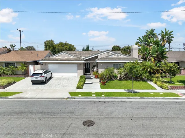 $1,400,000 | 15332 Shasta Lane, Huntington Beach, CA 92647