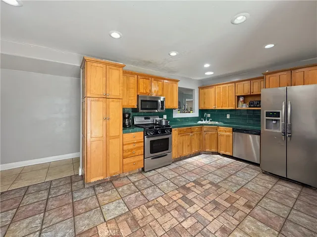 $1,400,000 | 15332 Shasta Lane, Huntington Beach, CA 92647