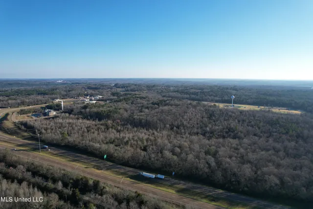 $318,500 | 50 Southeast Frontage Road, Winona, MS 38967