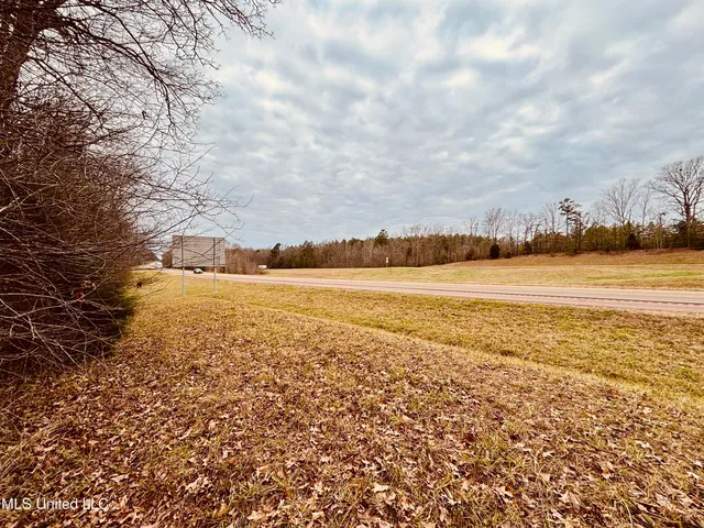 $318,500 | 50 Southeast Frontage Road, Winona, MS 38967