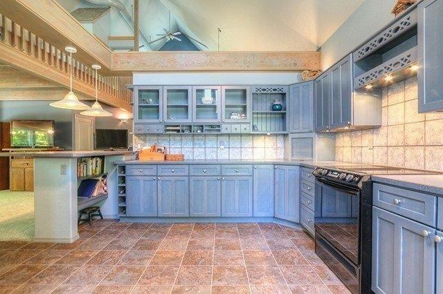 3891 Granite Hill Road Grants Pass, OR 97526 - Photo 15 of 32 granite kitchen 2