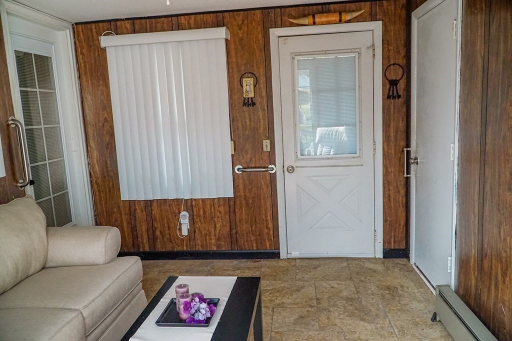 29 Pecousic Street Springfield, MA 01108 - Photo 4 of 24