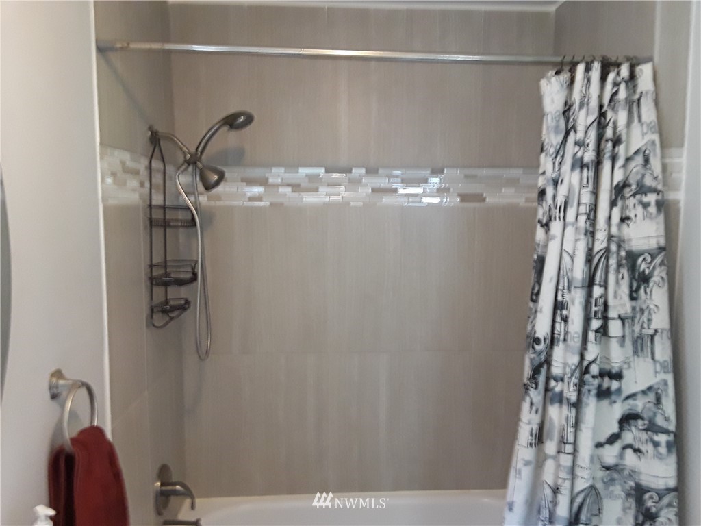 2107 Rockefeller Avenue Everett, WA 98201 - Photo 11 of 17