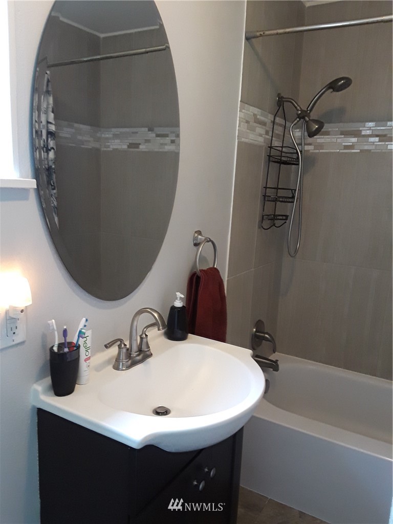 2107 Rockefeller Avenue Everett, WA 98201 - Photo 13 of 17
