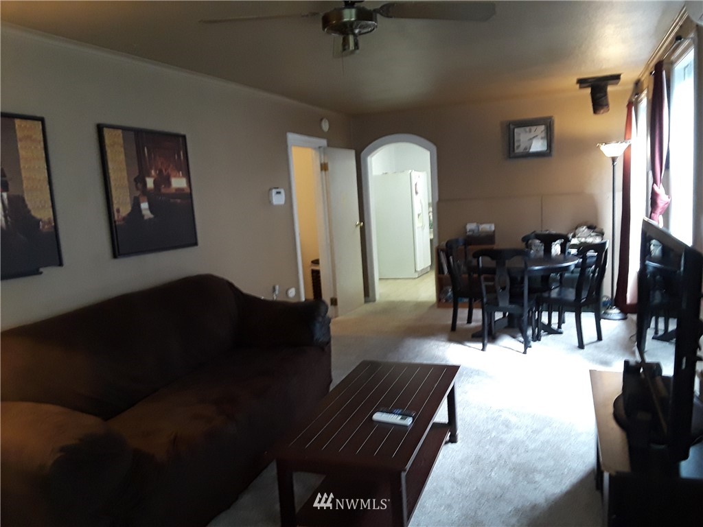 2107 Rockefeller Avenue Everett, WA 98201 - Photo 3 of 17