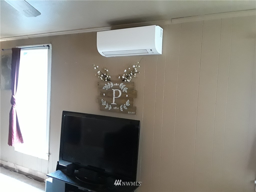 2107 Rockefeller Avenue Everett, WA 98201 - Photo 4 of 17