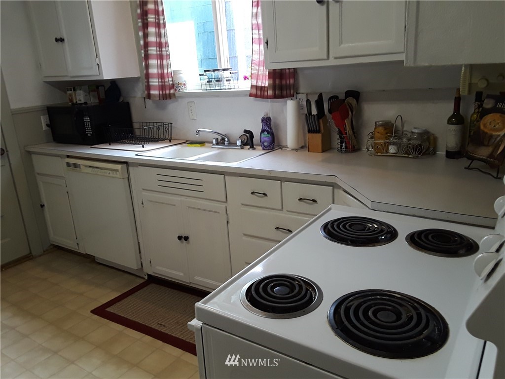2107 Rockefeller Avenue Everett, WA 98201 - Photo 6 of 17