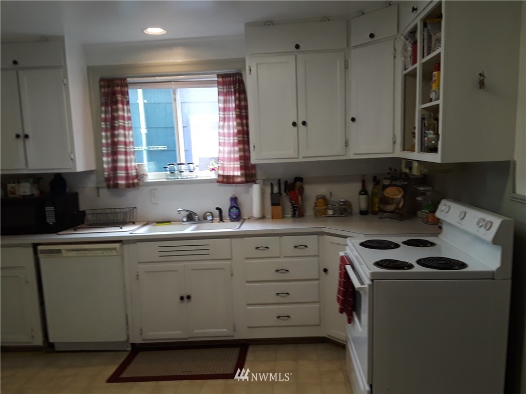 2107 Rockefeller Avenue Everett, WA 98201 - Photo 7 of 17