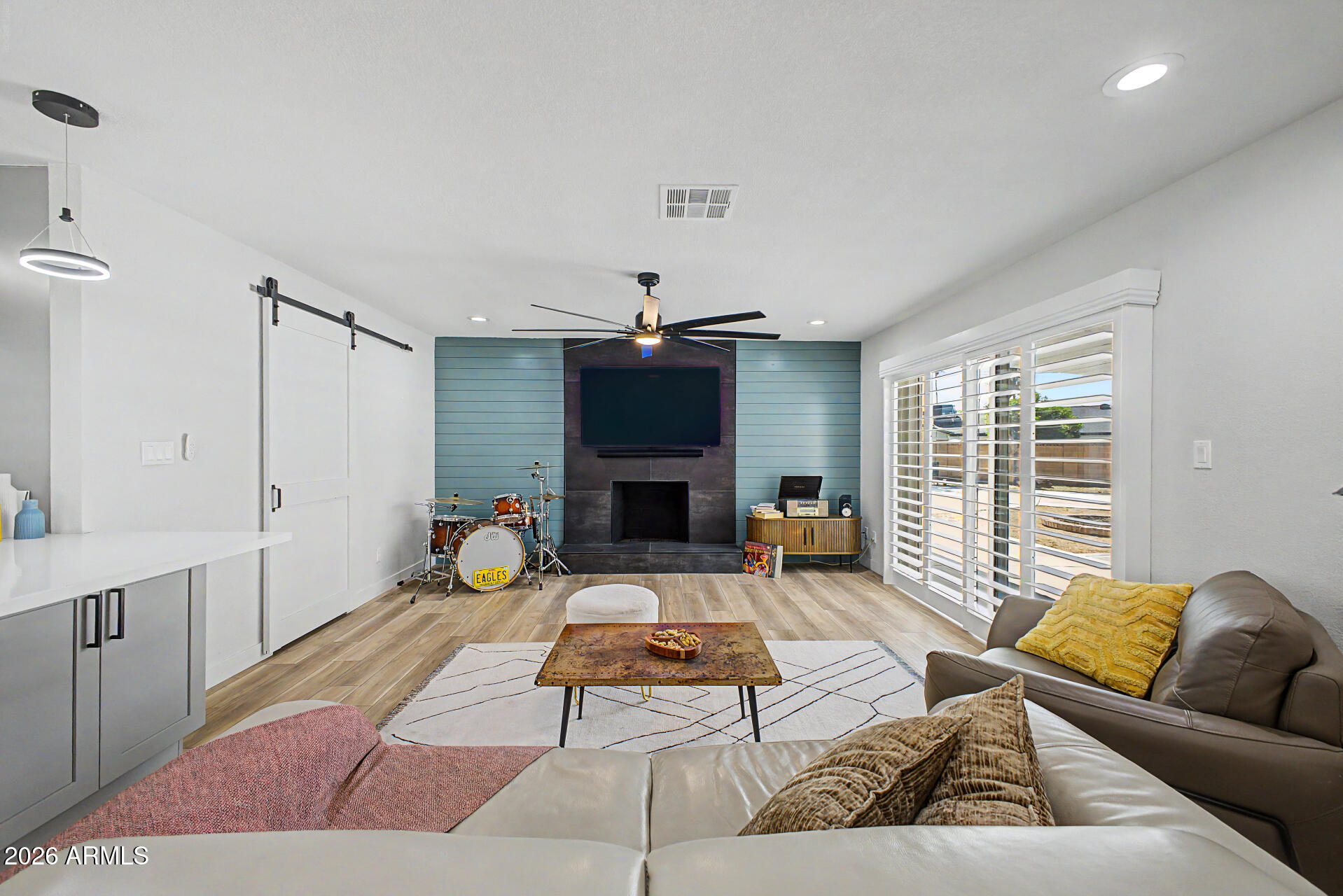 1501 West Dunlap Avenue Phoenix, AZ 85021 - Photo 3 of 40 06-Dunlap