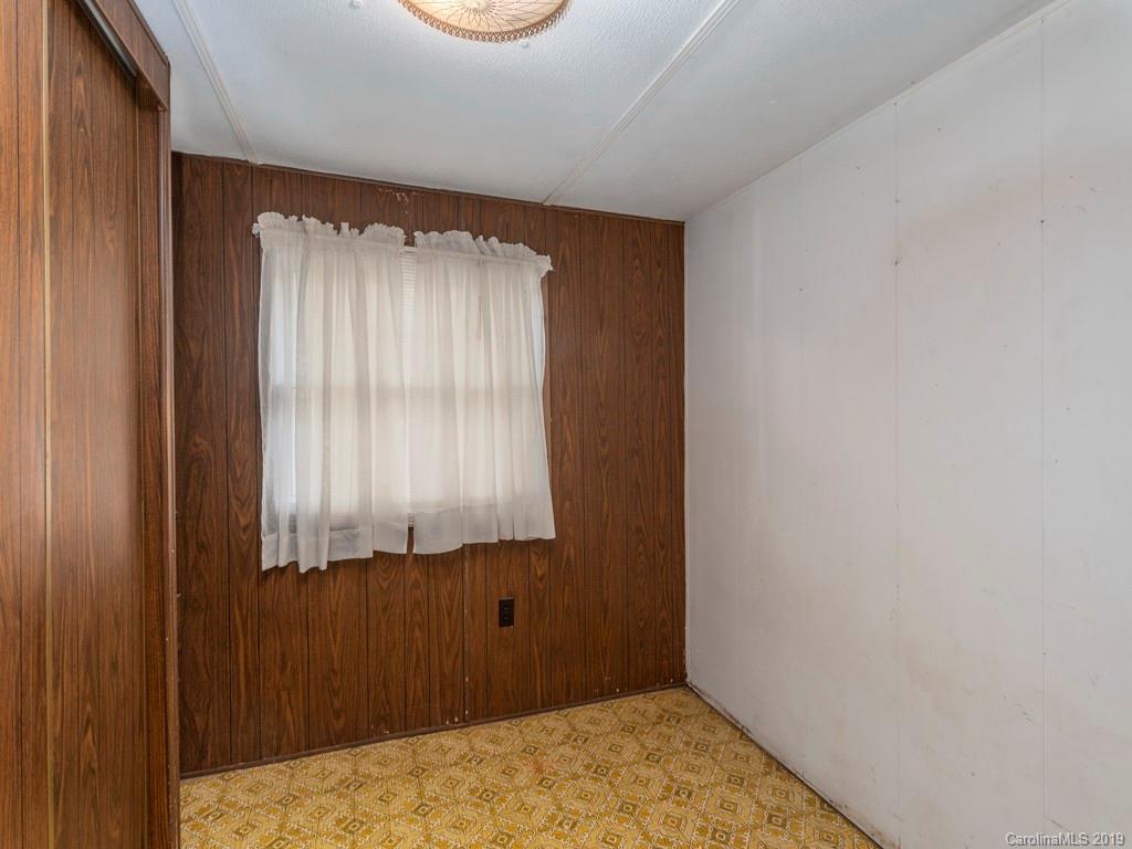 850 Henson Cove Road Canton, NC 28716 - Photo 6 of 17