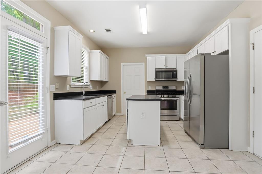 2923 Misty Rock Cove Dacula, GA 30019 - Photo 14 of 40