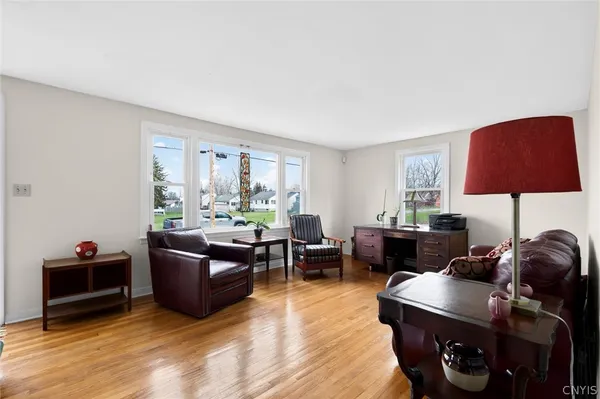 $259,900 | 320 Myron Road, Camillus, NY 13219