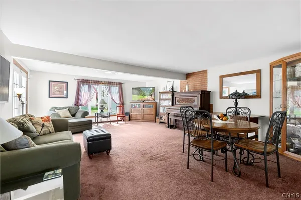 $259,900 | 320 Myron Road, Camillus, NY 13219