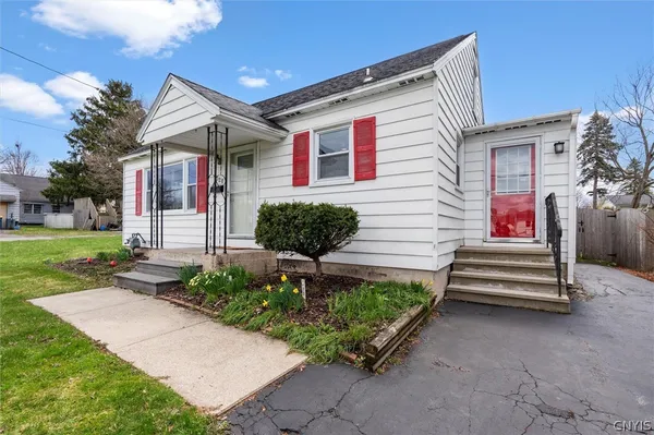 $259,900 | 320 Myron Road, Camillus, NY 13219