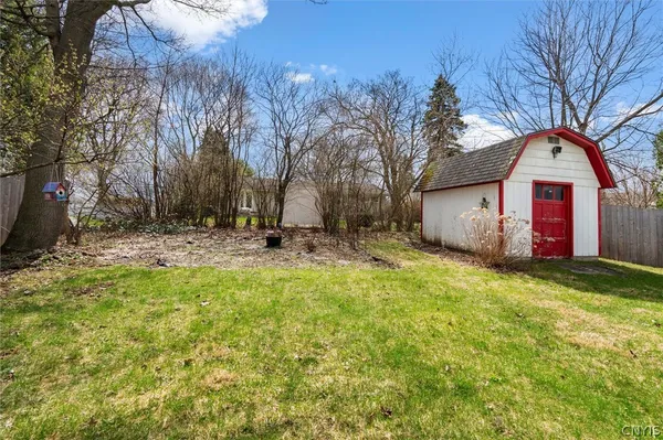 $259,900 | 320 Myron Road, Camillus, NY 13219