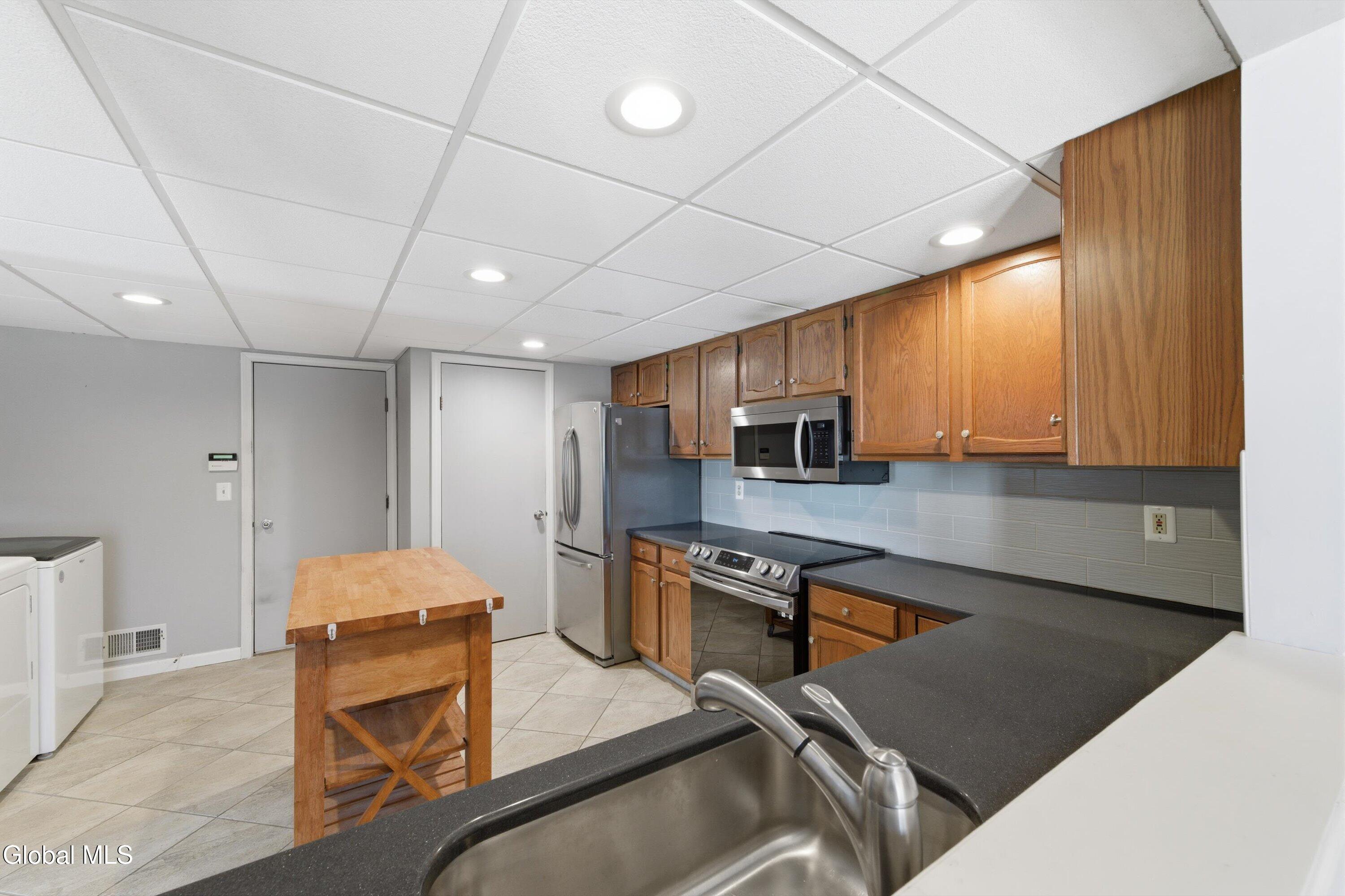 35 Heyden Road Troy, NY 12180 - Photo 14 of 25 14-35 Heyden Rd-14