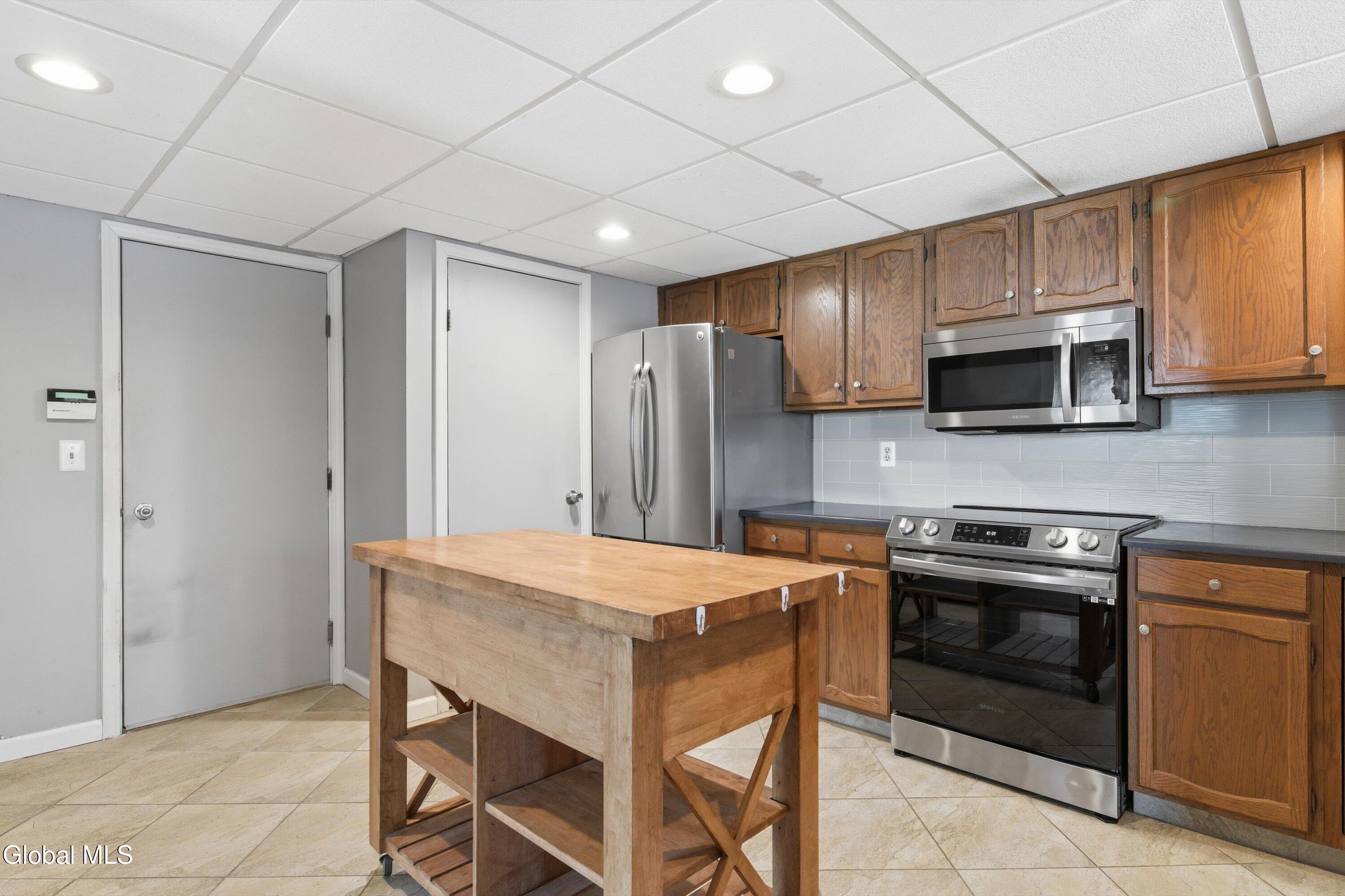 35 Heyden Road Troy, NY 12180 - Photo 10 of 25 10-35 Heyden Rd-10