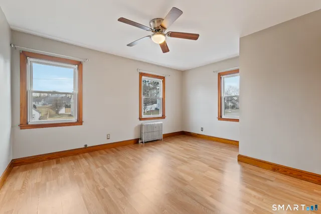 $299,900 | 20 John Street, Enfield, CT 06082