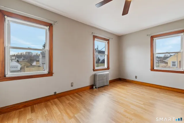 $299,900 | 20 John Street, Enfield, CT 06082