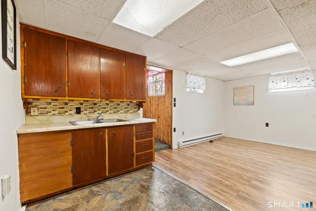 $299,900 | 20 John Street, Enfield, CT 06082