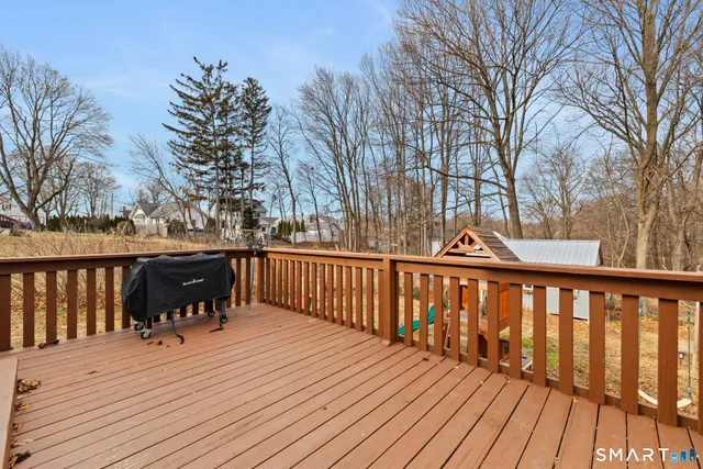 $299,900 | 20 John Street, Enfield, CT 06082