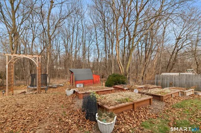 $299,900 | 20 John Street, Enfield, CT 06082