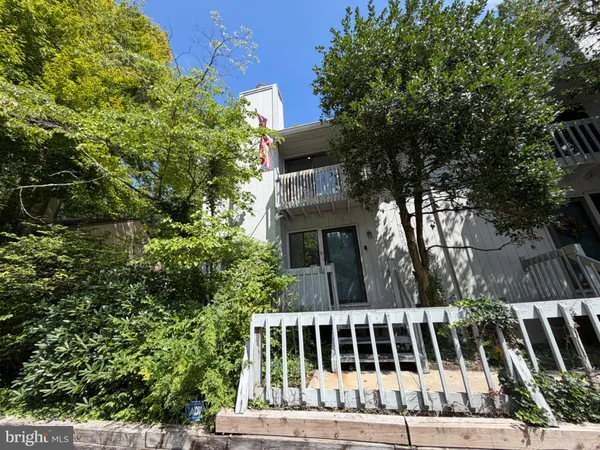 $2,400 | 31 Harwood Lane, Unit DD, Clementon, NJ 08021