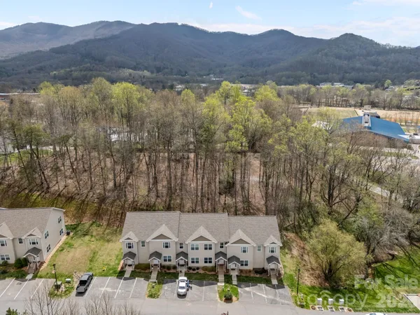 $329,000 | 25 Cherry Laurel Lane, Swannanoa, NC 28778