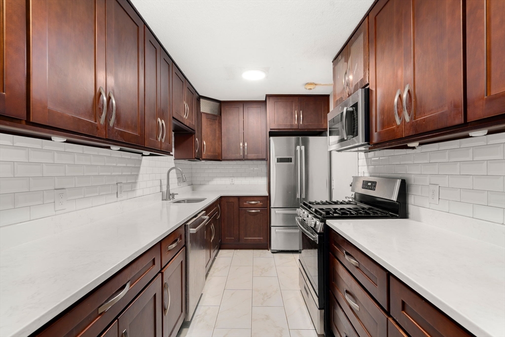 33 Pond Avenue, Unit 919 Brookline, MA 02445 - Photo 6 of 20