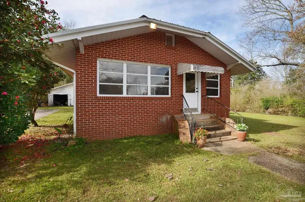 $379,900 | 6475 Chestnut Road, Molino, FL 32577