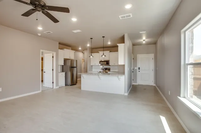 $1,395 | 1505 Avenue O, Unit A, Shallowater, TX 79363