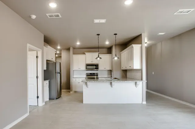 $1,395 | 1505 Avenue O, Unit A, Shallowater, TX 79363