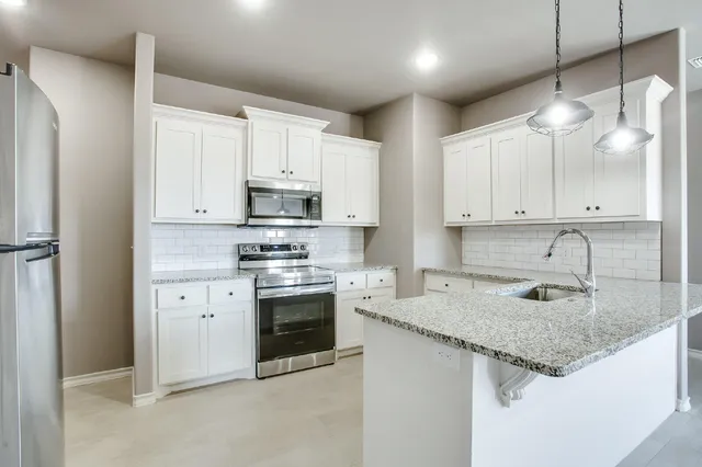 $1,395 | 1505 Avenue O, Unit A, Shallowater, TX 79363