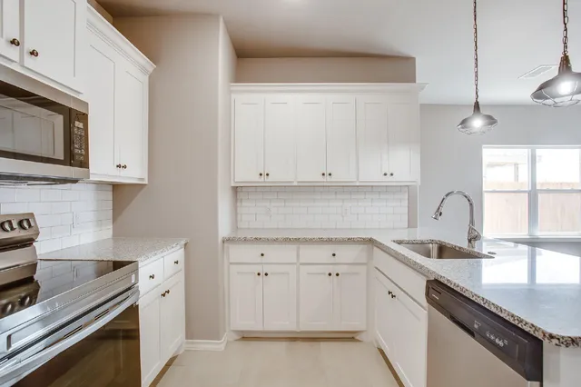 $1,395 | 1505 Avenue O, Unit A, Shallowater, TX 79363