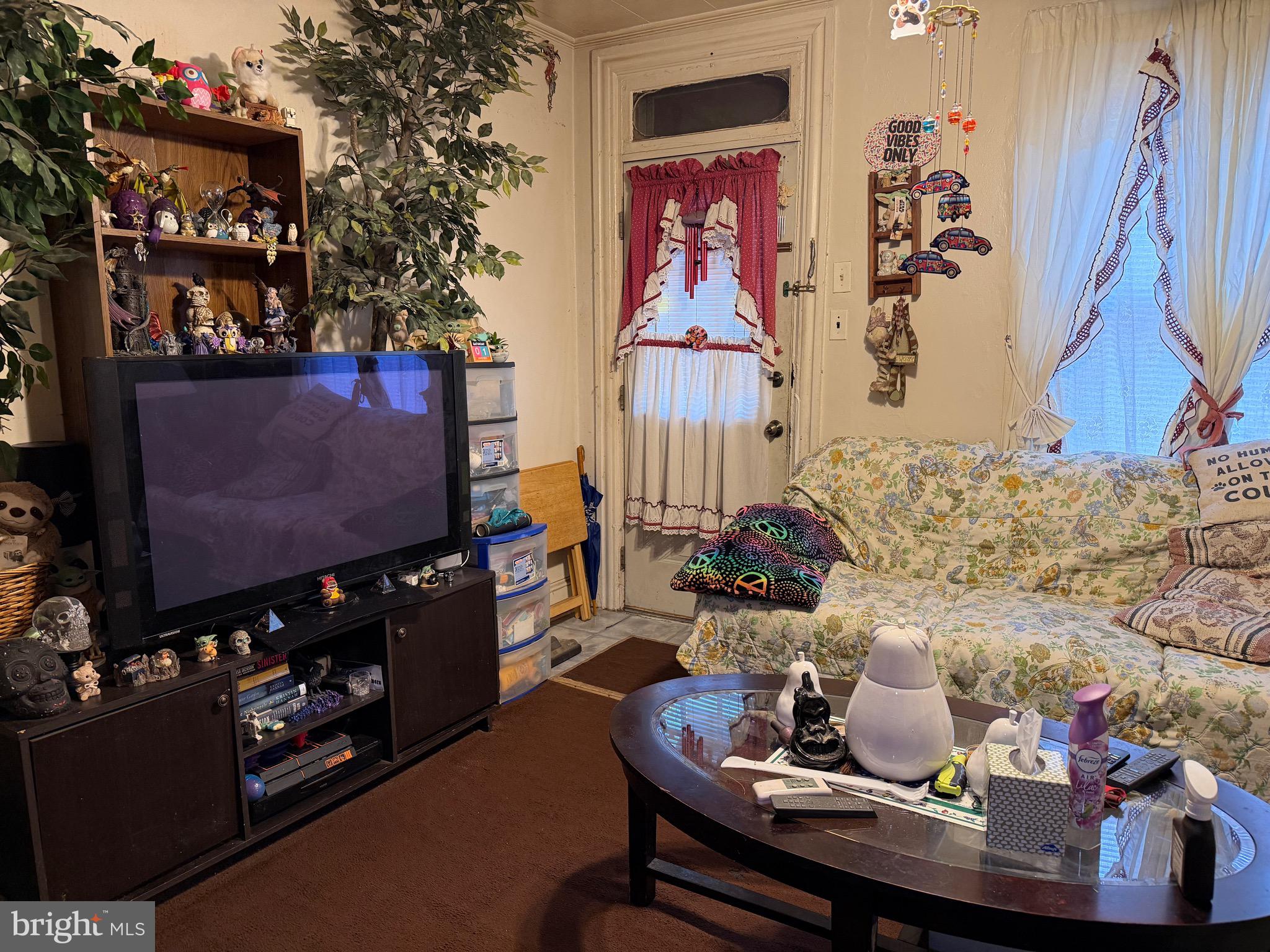 26 West Strawberry Street Lancaster, PA 17603 - Photo 2 of 14 LR