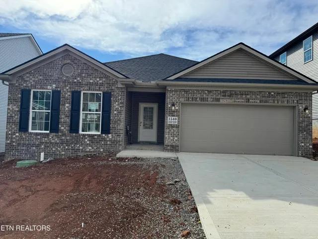 $443,950 | 1540 Hickory Mdws Drive, Knoxville, TN 37932
