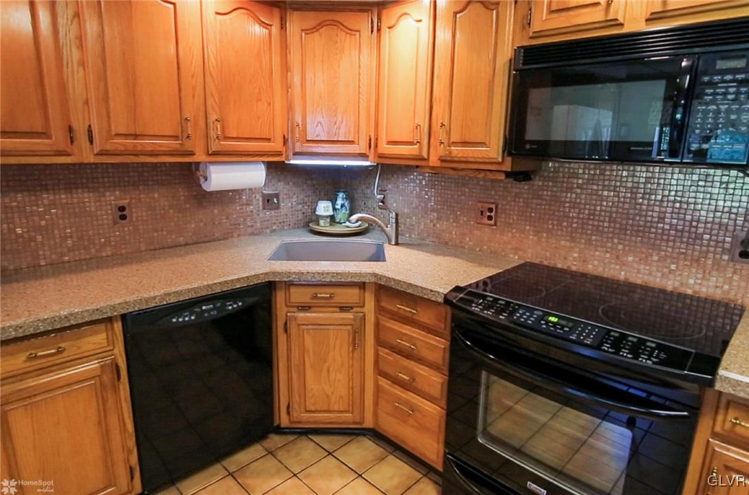 2688 Mountain Road Bath, PA 18014 - Photo 7 of 30