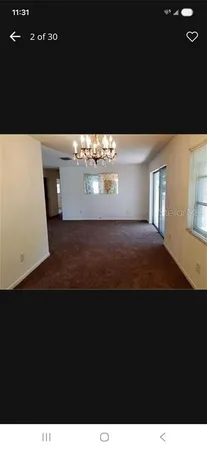 a view of a back yard