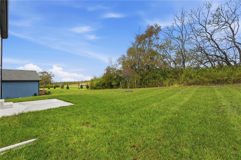 408 Woodview Drive Raymore, MO 64083 - Photo 31 of 37