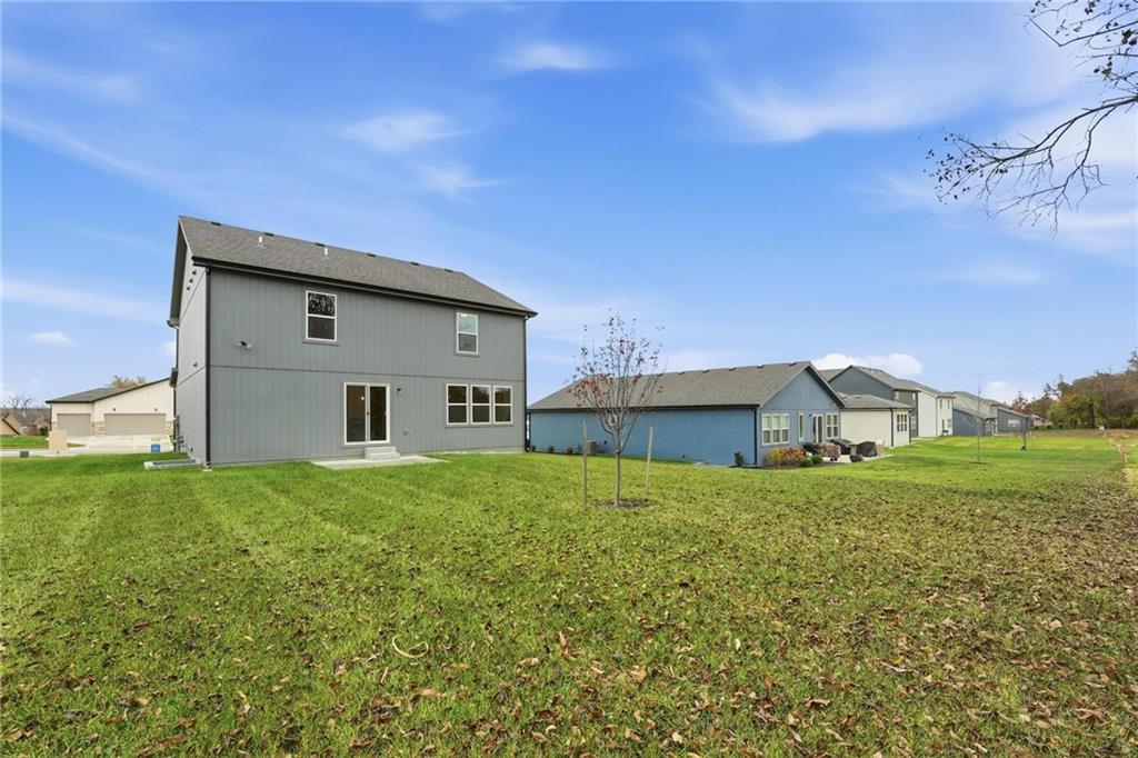 408 Woodview Drive Raymore, MO 64083 - Photo 33 of 37
