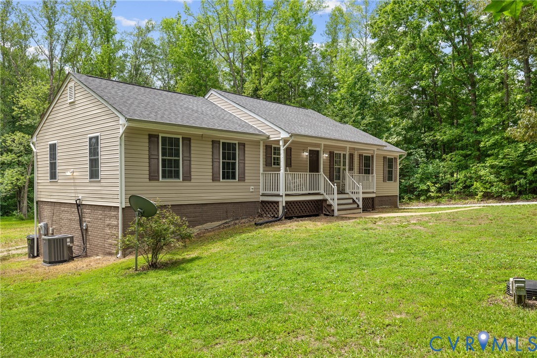 3320 Duke Road Powhatan, VA 23139 - Photo 3 of 41