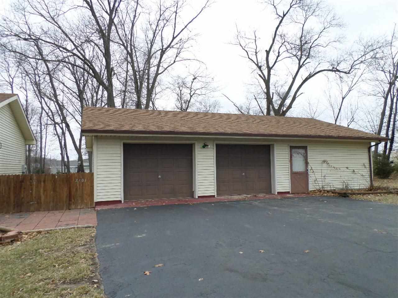 2306 Meiser Drive Rochester, IN 46975 - Photo 2 of 3