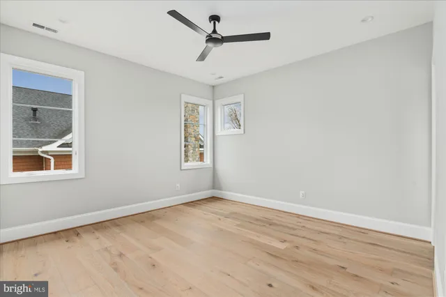 a view of a yard in front of house