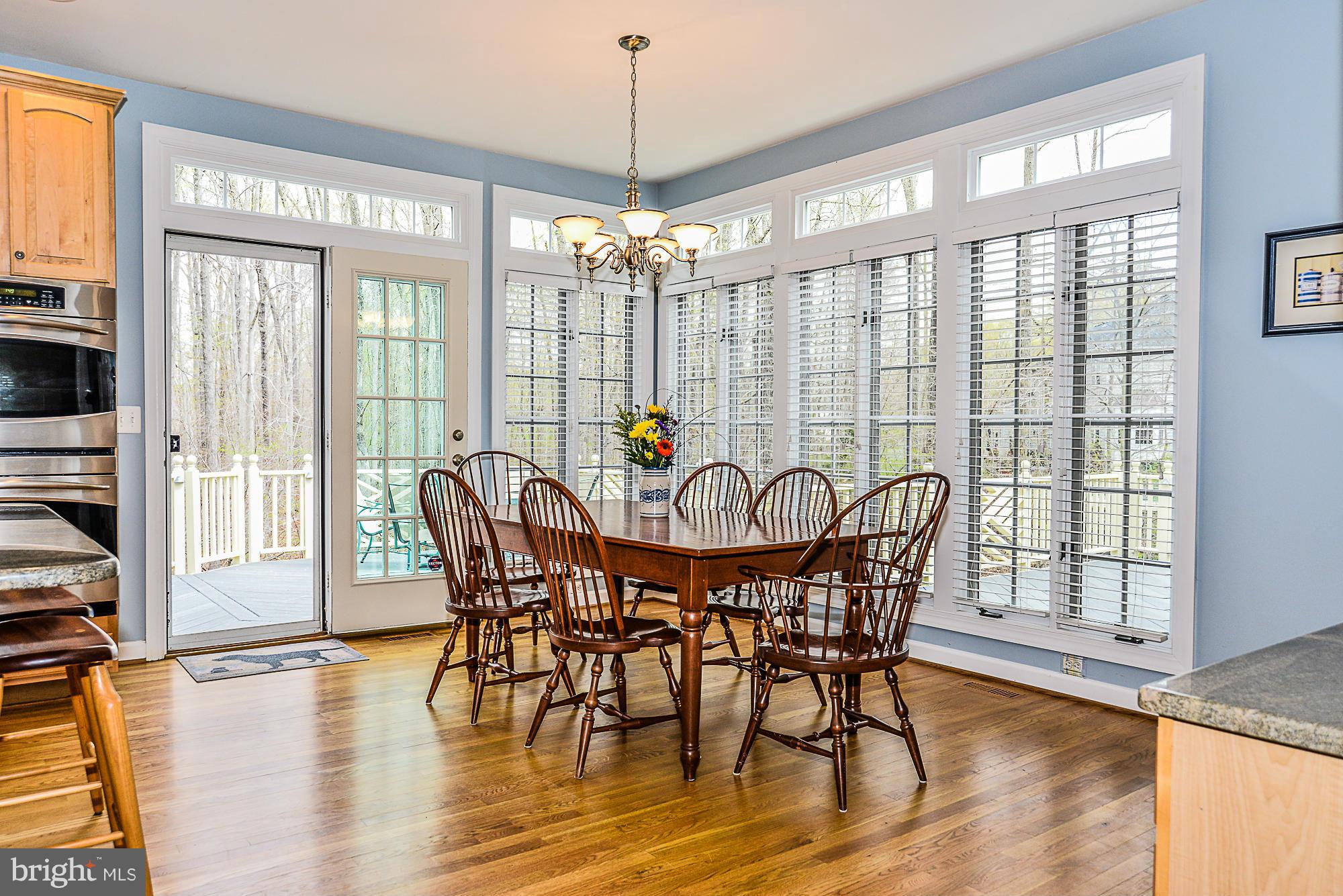 7400 Union Ridge Road Clifton, VA 20124 - Photo 17 of 30 Breakfast area off kitchen