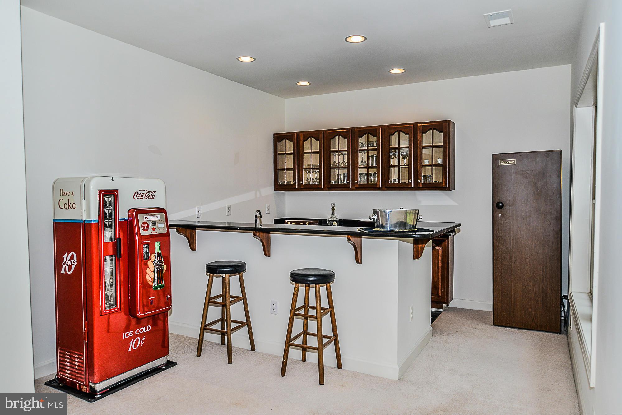 7400 Union Ridge Road Clifton, VA 20124 - Photo 27 of 30 Lower level wet bar