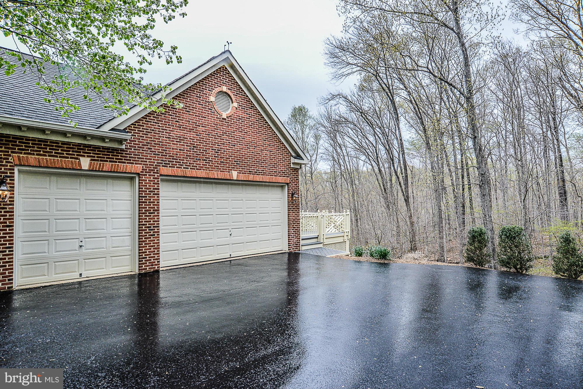 7400 Union Ridge Road Clifton, VA 20124 - Photo 30 of 30 Garage